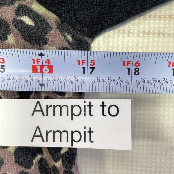 Griffen Sweater Cashmere Turtleneck Black Leopard Print Size Medium - Picture 8 of 9